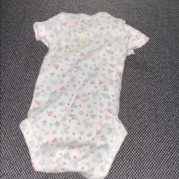 Carters New Born    - Picture 2 of 3